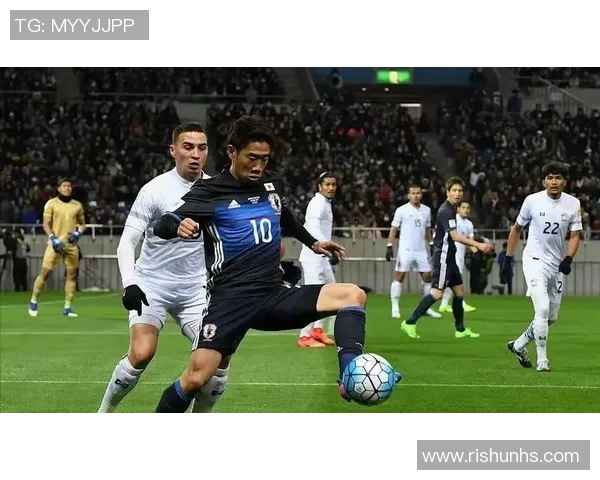 熊本深与冈山绿雉的激烈对决展现足球魅力与团队精神